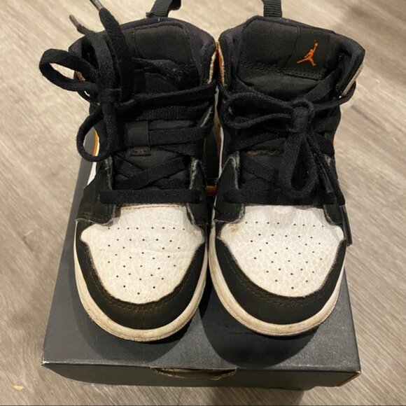Air Jordan 1 Mid Black Starfish Toddler 9c - Picture 3 of 6